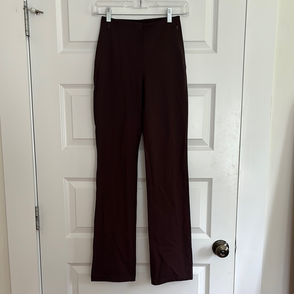 Lululemon Smooth Fit Pull-On High-Rise Pant -Regular - Size 2 in color espresso